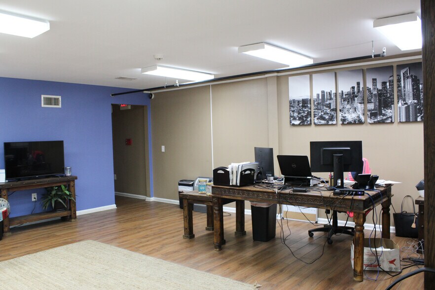 More Photos Of 8101 Fite Rd, Pearland Warehouse For Sale