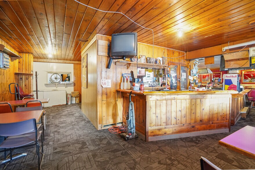 More Photos Of 4976 WA-25 Hwy, Hunters Bar For Sale