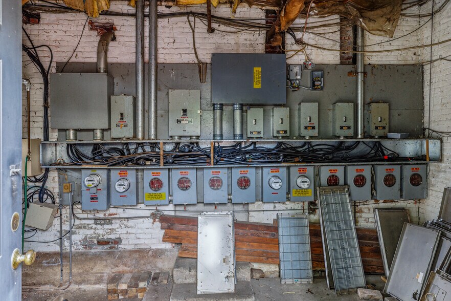 More Photos Of 103 Roxbury St, Keene Office For Sale
