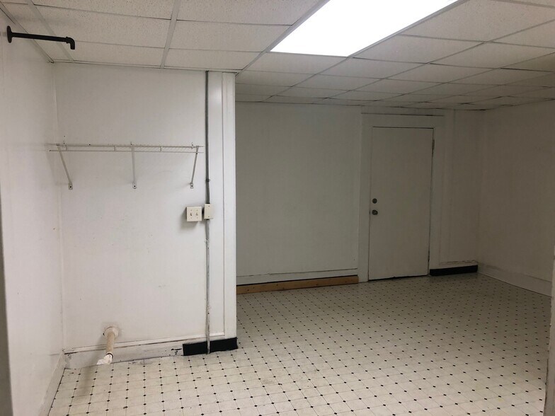 More Photos Of 325 Cotton St, Macon-Bibb Storefront Retail Office For Lease