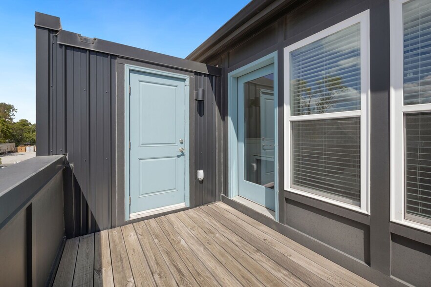 More Photos Of 437 SW B St, Bentonville Apartments For Lease