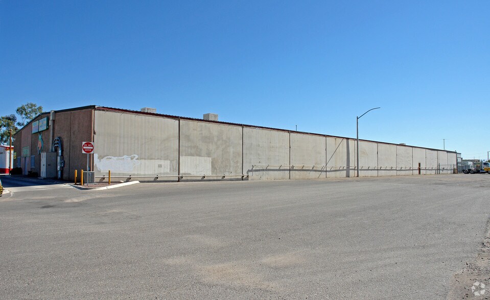 More Photos Of 3360 E Ajo Way, Tucson Warehouse For Lease