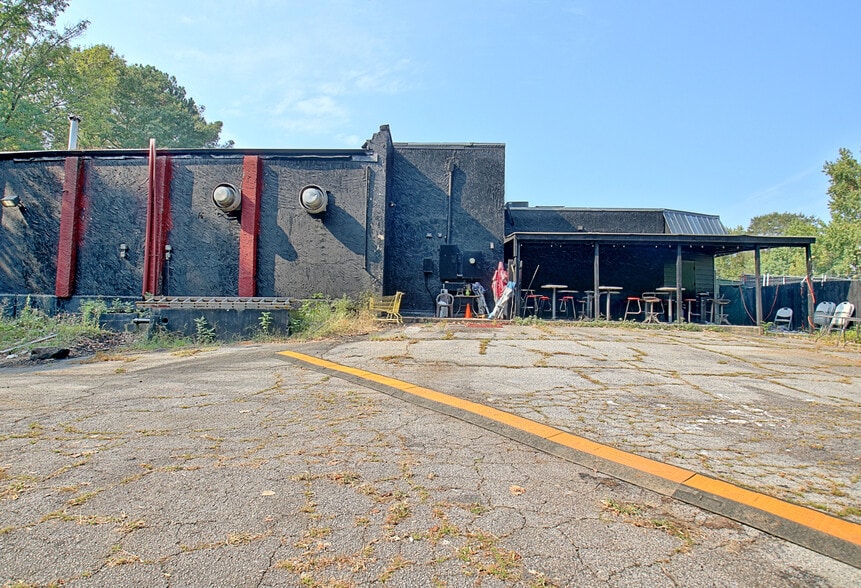 More Photos Of 7716 N Main St, Jonesboro Freestanding For Sale