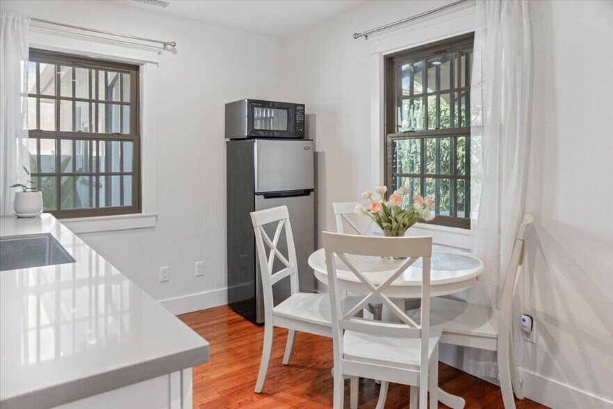 More Photos Of 1191 E Walnut St, Pasadena Office Residential For Sale
