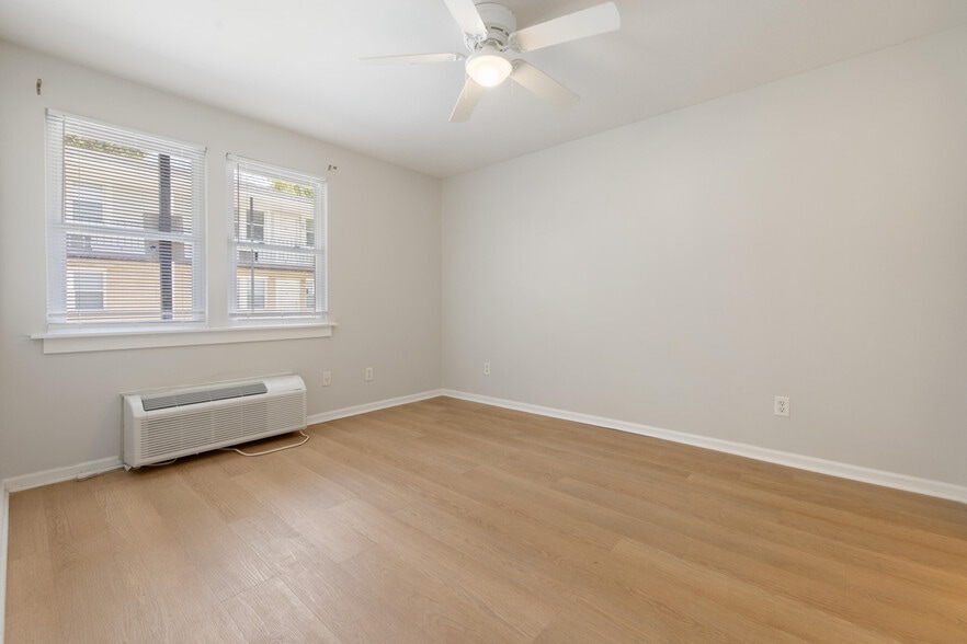 More Photos Of 2107 Rondo St, Charleston Apartments For Sale