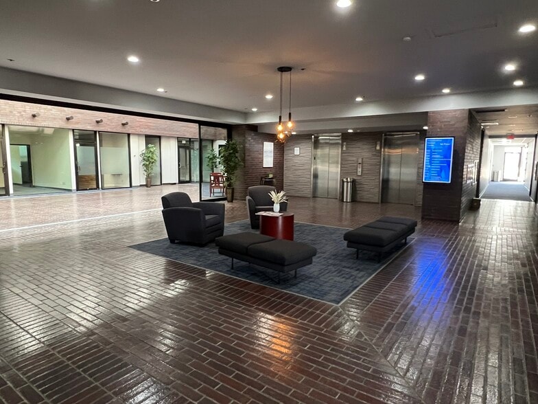 More Photos Of 5501 Independence Pkwy, Plano Medical For Lease