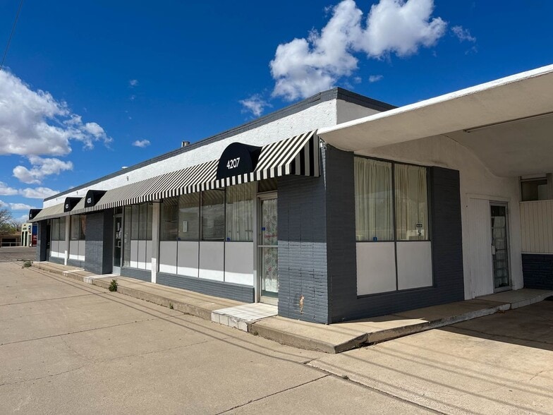 Primary Photo Of 4201-4207 Lomas Blvd NE, Albuquerque Freestanding For Sale