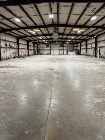 More Photos Of 4640 Damascus Rd, Memphis Warehouse For Lease