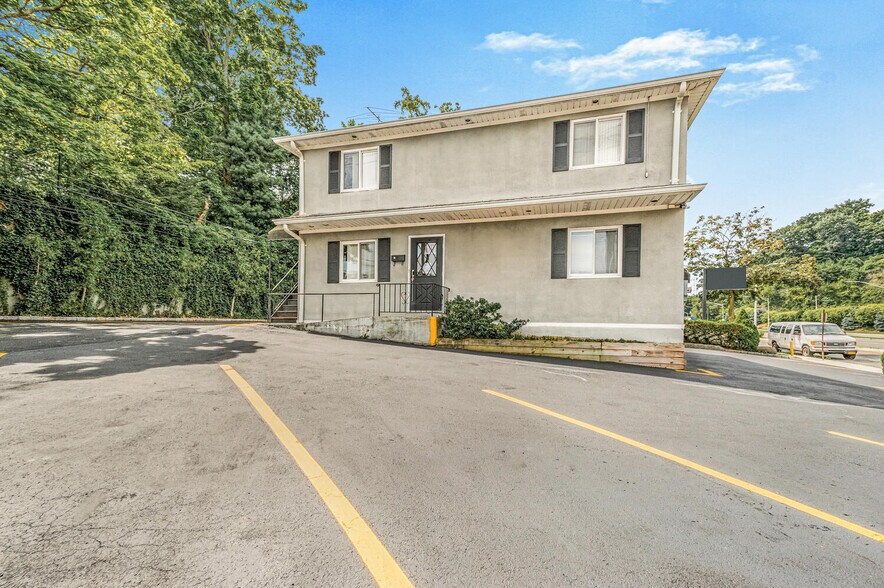 More Photos Of 2132 Central Park Ave, Yonkers Freestanding For Sale