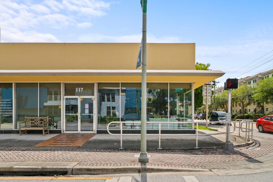 More Photos Of 117 NE 5th Ave, Delray Beach Storefront Retail Office For Sale