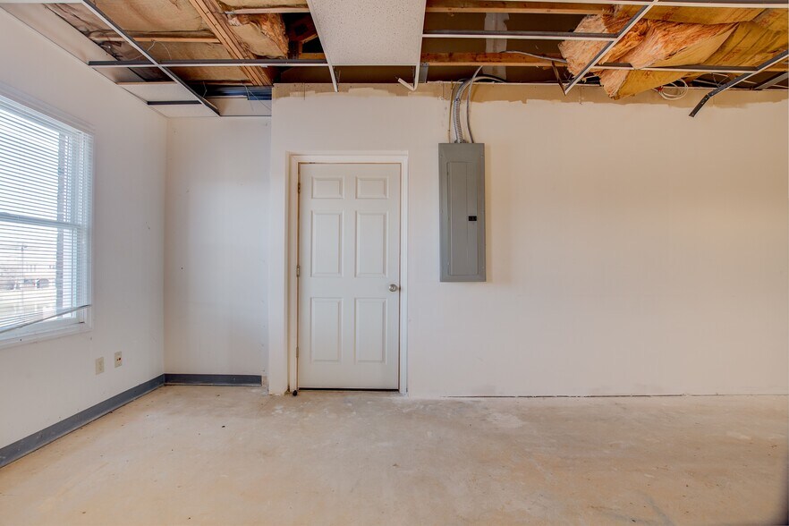 More Photos Of 860 NW Washington Blvd, Hamilton Medical For Lease