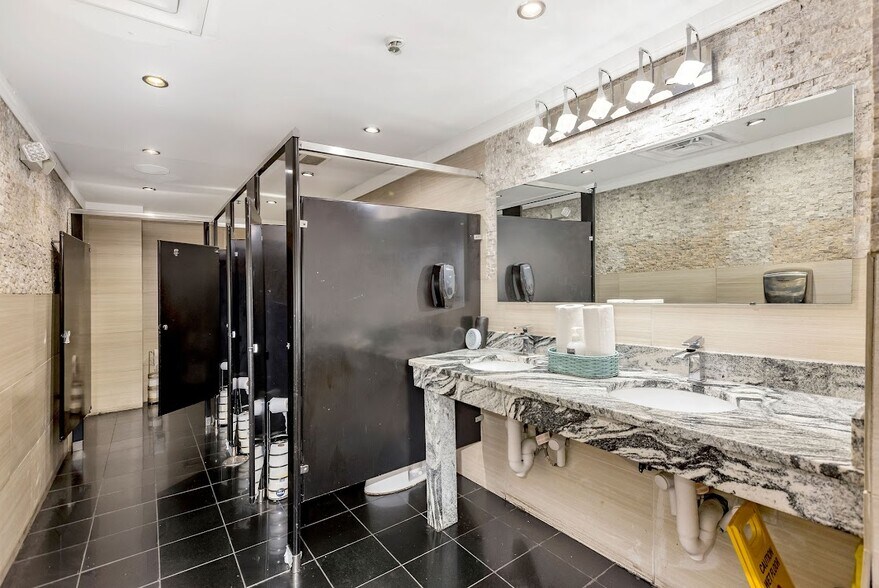 More Photos Of 11473 Chester Rd, Sharonville Restaurant For Sale