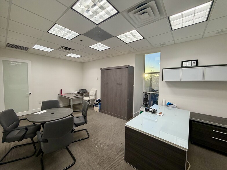 More Photos Of 7500 NW 25th St, Miami Office For Sale