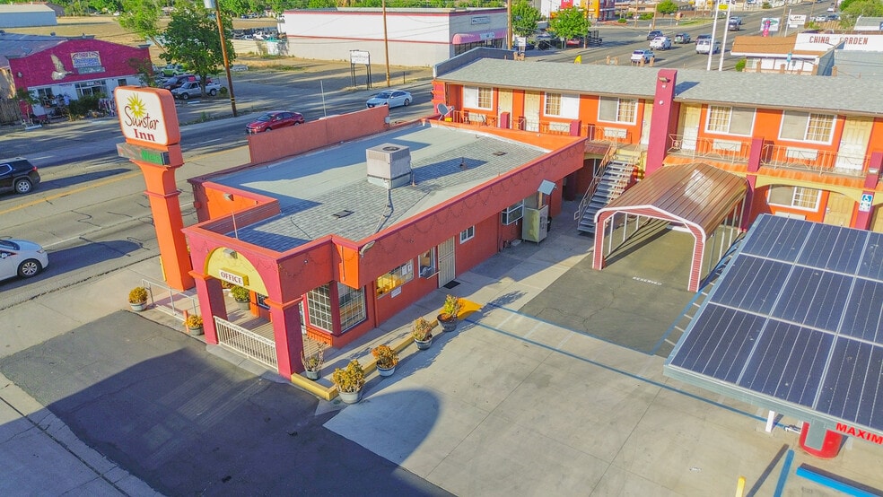 More Photos Of 839 W Pacheco Blvd, Los Banos Hotel For Sale