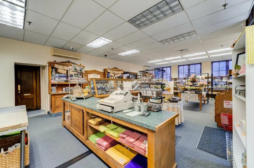 More Photos Of 269 Main St, Beacon Storefront For Sale