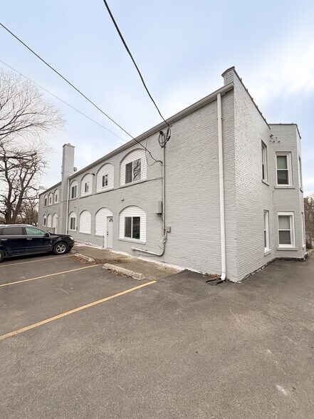 More Photos Of 303 Stone St, Joliet Multifamily For Sale
