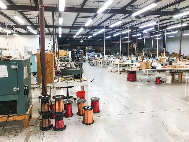 More Photos Of 17617 N 25th Ave, Phoenix Warehouse For Lease