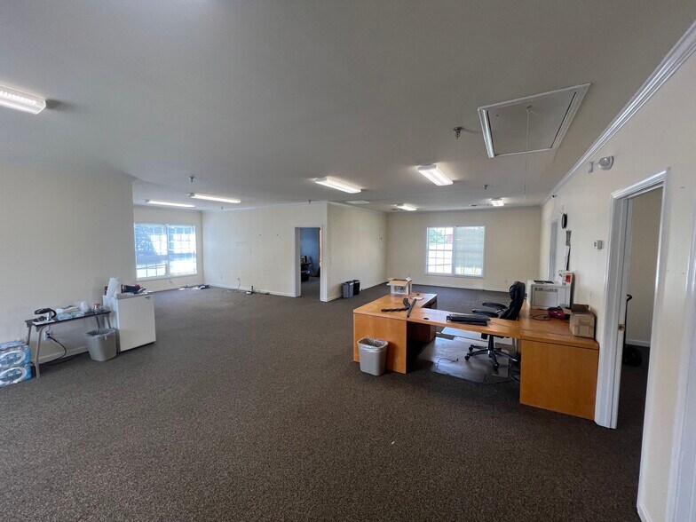 More Photos Of 4900 Ondura Dr, Fredericksburg Warehouse For Sale