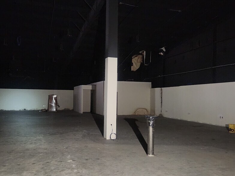 More Photos Of Martin Luther King Hwy, Eutaw Warehouse For Sale