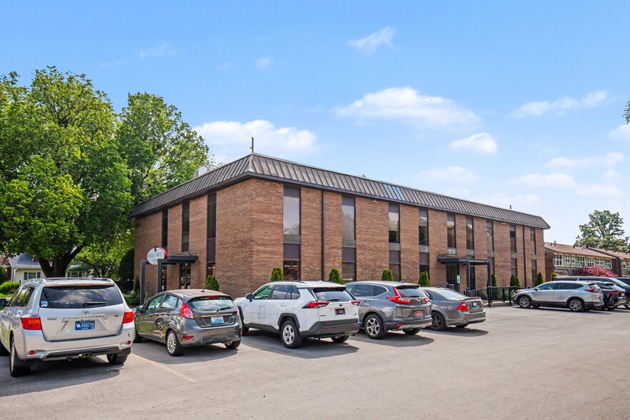 More Photos Of 214 Breckenridge Ln, Louisville Office Residential For Sale