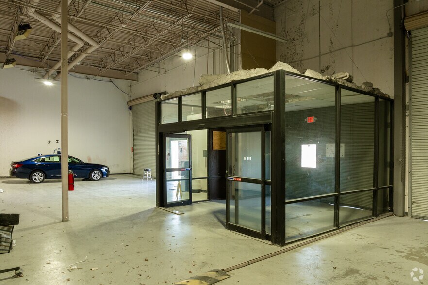 More Photos Of 12002 Southwest Fwy, Meadows Place Freestanding For Sale