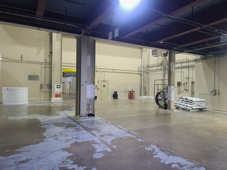 More Photos Of 741 Wellman Rd, Darlington Warehouse For Lease