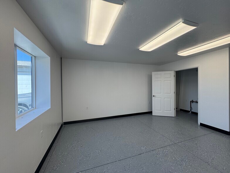 More Photos Of 1310 N 39th St, Nampa Industrial For Sale