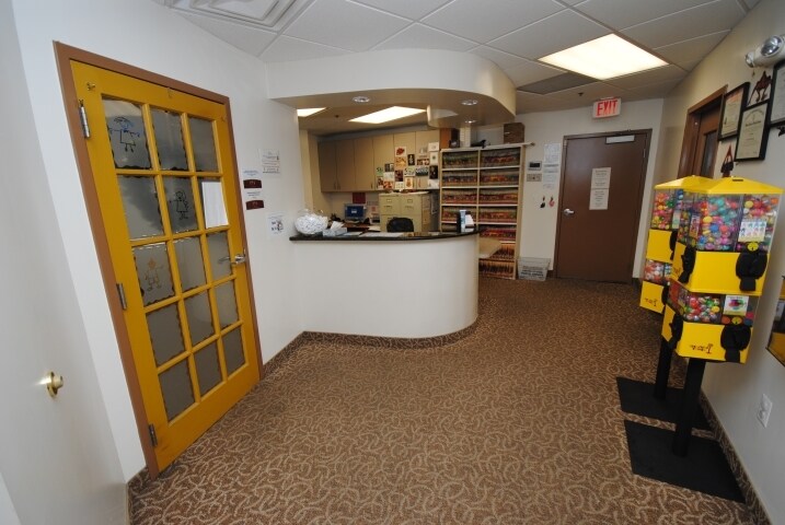 More Photos Of 42882 Truro Parish Dr, Ashburn Storefront For Sale