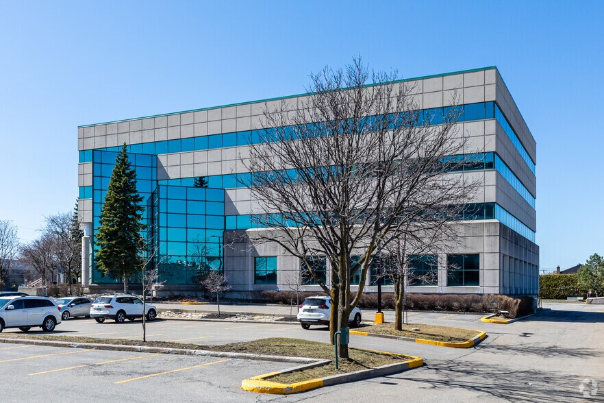 More Photos Of 555 Boul Dr-Frederik-Philips, Montréal Office For Lease