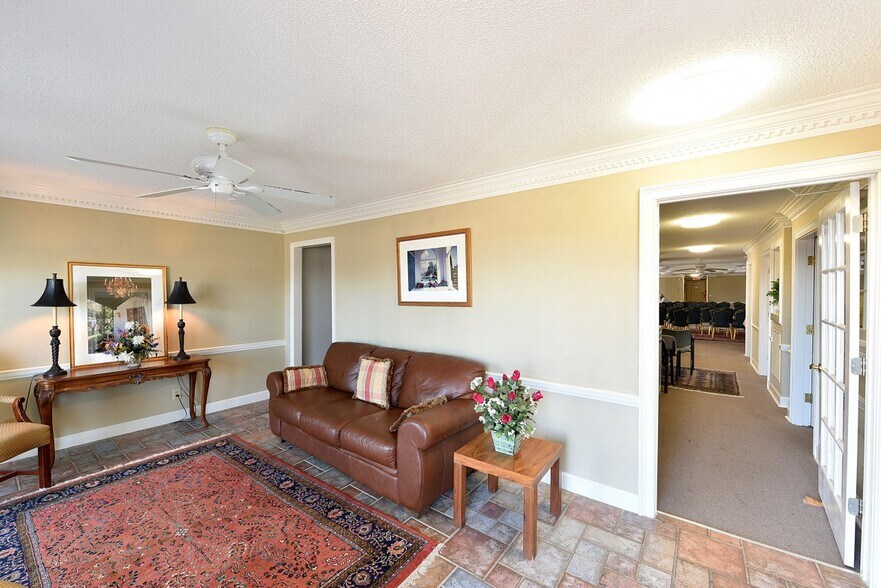 More Photos Of 2601 Sandy Plains Rd, Marietta Office For Sale