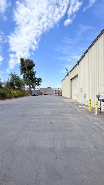 More Photos Of 3070 Myers St, Riverside Warehouse For Sale
