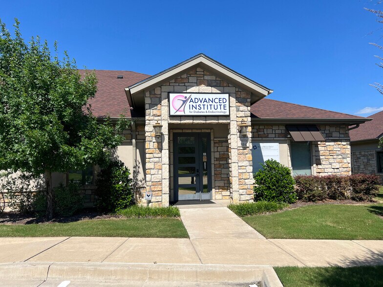 More Photos Of 1900 Matlock Rd, Mansfield Medical For Sale