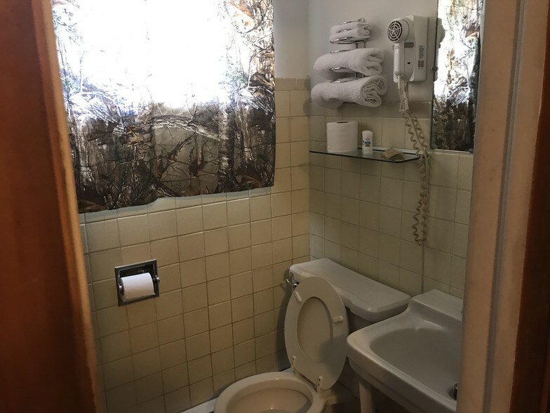 More Photos Of 1301 Aultman St, Ely Hotel For Sale