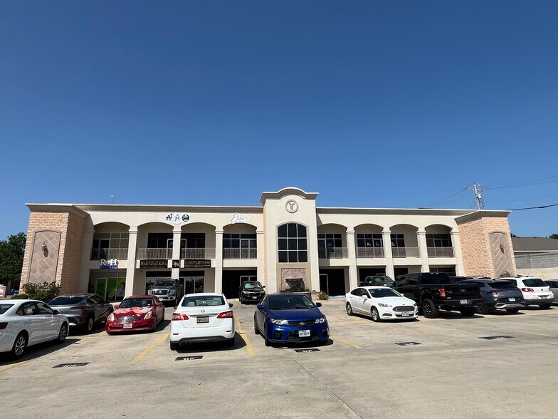 More Photos Of 8917 Molly, Laredo Office For Sale