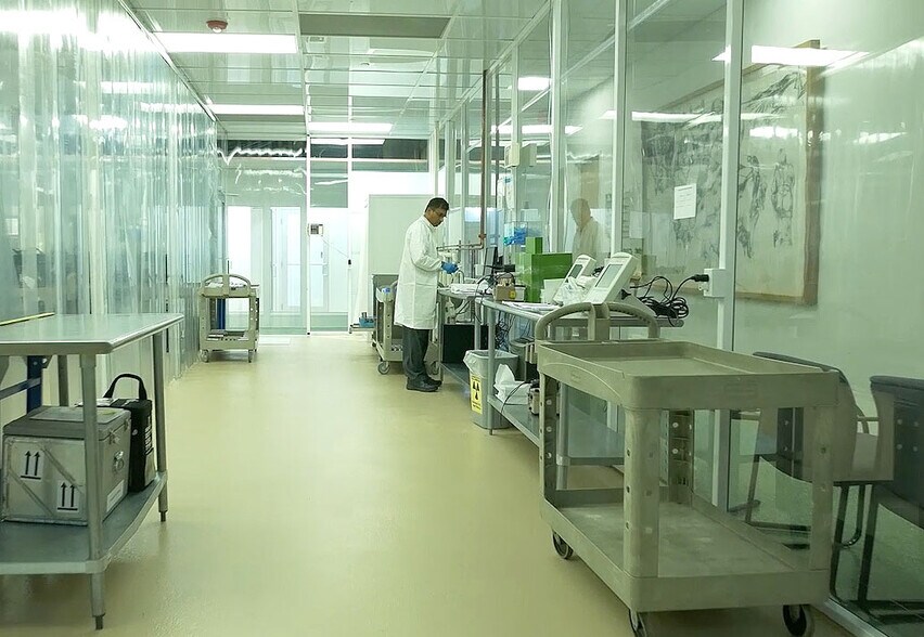 More Photos Of 390 Concord Ave, Bronx Manufacturing For Sale