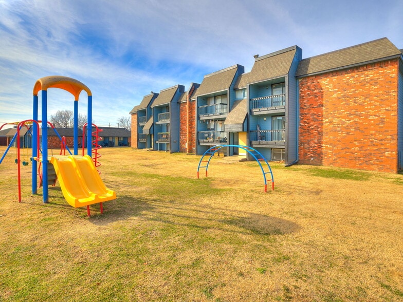 More Photos Of 1311 N Ash Pl, Owasso Apartments For Sale