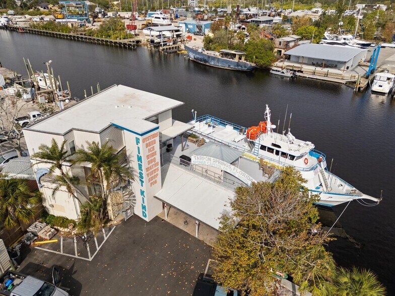 More Photos Of 810 Dodecanese Blvd, Tarpon Springs Marina For Sale