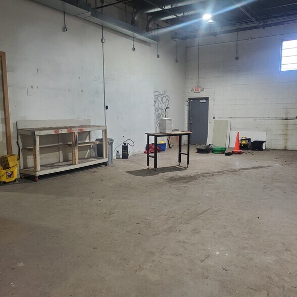 More Photos Of 28039 W Commercial Ave, Lake Barrington Industrial For Lease