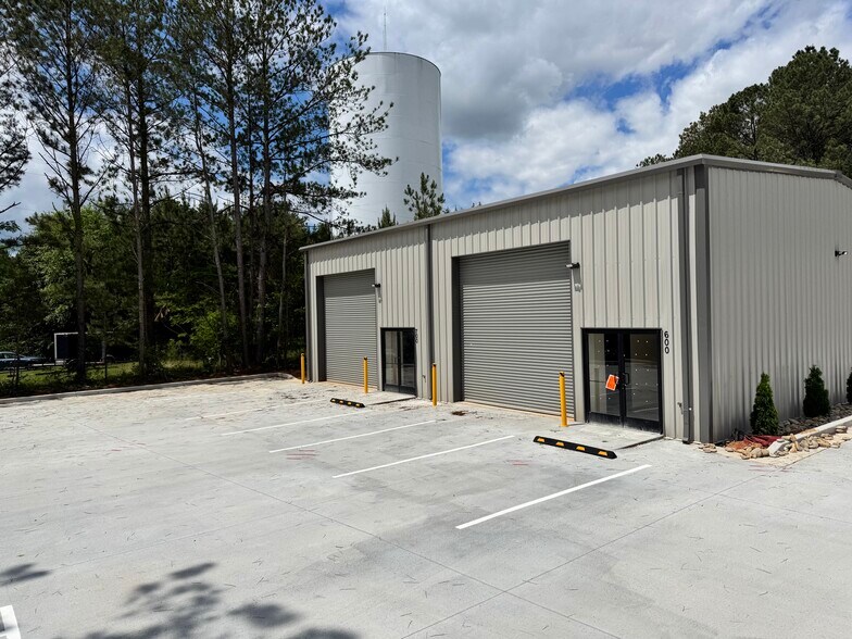More Photos Of 3720 W County Line Rd, Douglasville Light Distribution For Lease