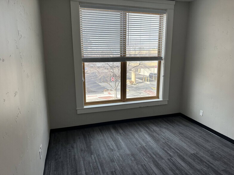 More Photos Of 108-112 12th Ave S, Nampa Office For Lease