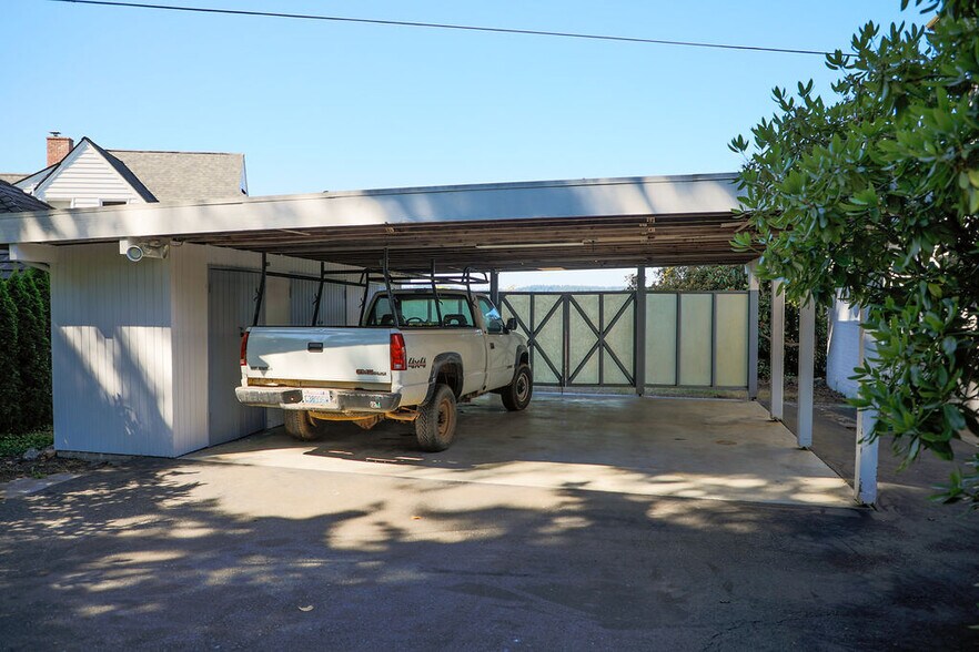 More Photos Of 3026 Marine Dr, Bremerton Specialty For Sale