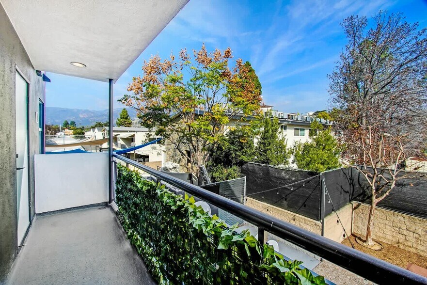 More Photos Of 262 N Los Robles Ave, Pasadena Apartments For Sale