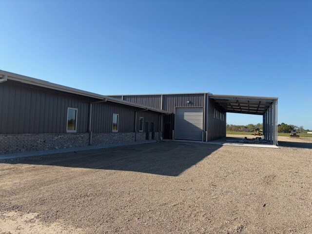 More Photos Of 1534 US-190, Port Allen Industrial For Lease