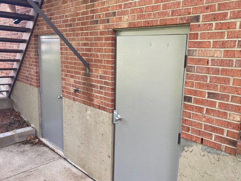 More Photos Of 771 Neeb Rd, Cincinnati Medical For Lease