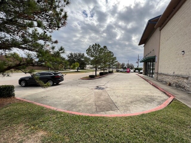 More Photos Of 9025 N Sam Houston Pky E, Humble Unknown For Lease