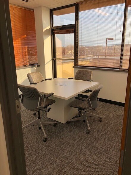 More Photos Of 6640 Shady Oak Rd, Eden Prairie Office For Lease