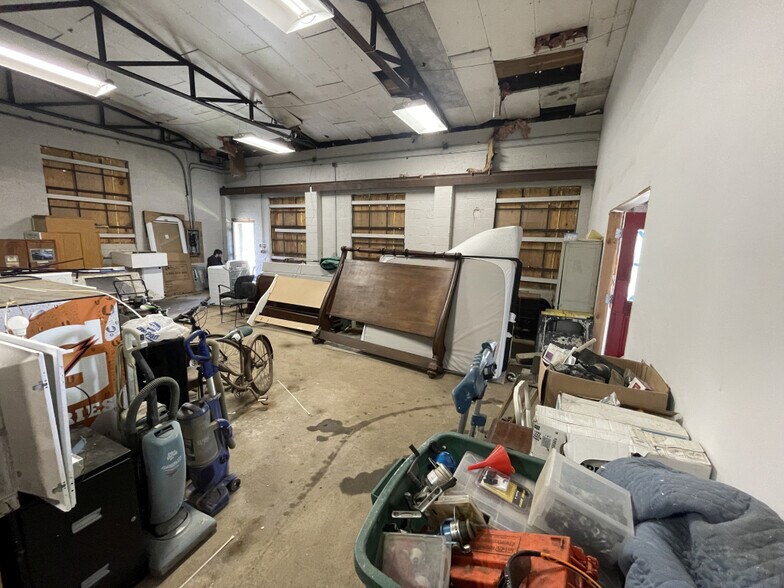 More Photos Of 500 N 5th St, Toronto Warehouse For Sale