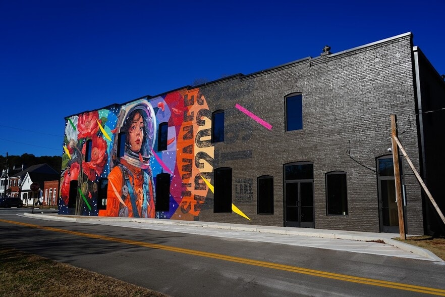 More Photos Of 597 Main St, Suwanee Storefront For Lease