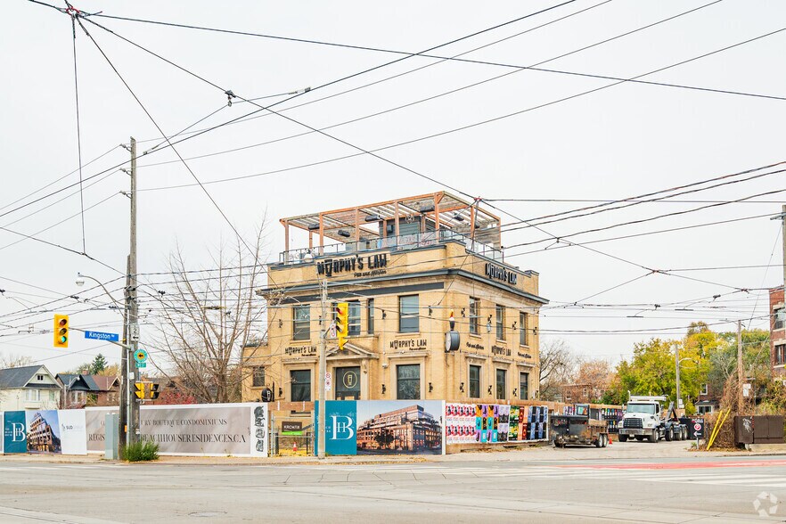 Primary Photo Of 1702 Queen St E, Toronto Restaurant For Lease