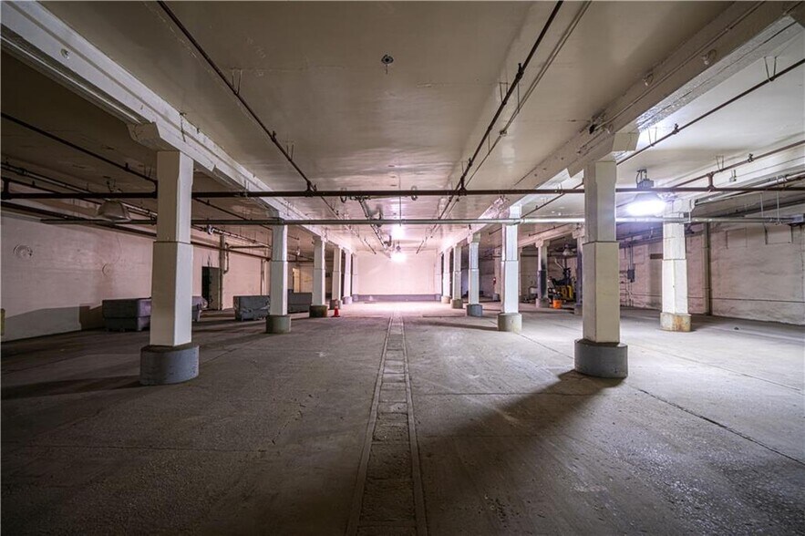 More Photos Of 202 Main St, Saint Joseph Refrigeration Cold Storage For Lease